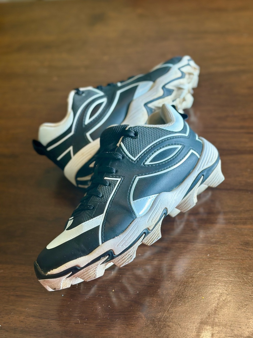 Boys Under Armour Football/Baseball Cleats- Black and White